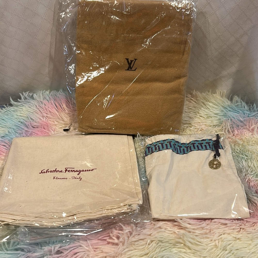 Louis Vuitton Tan Dust bag with COA , Salvatore Ferragamo and Tory Burch DB - Picture 14 of 14